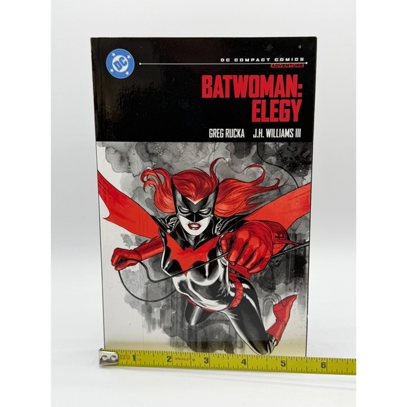 Batwoman: Elegy DC Compact Comics Edition TPB - Greg Rucka JH Williams III - Picture 2 of 16